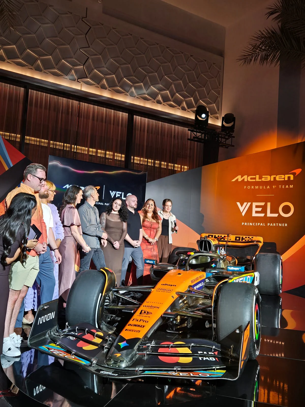 Süper Hayranlar, Mclaren'in Abu Dabi Grand Prix'sini F1 Finalinde Boy Gösterecek Şekilde Tasarladı
