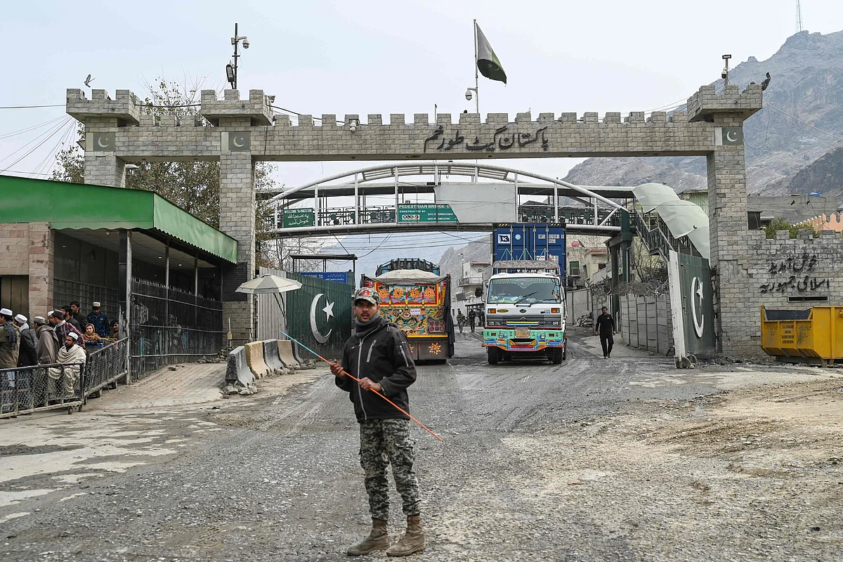 Taliban Kontrol Noktası Saldırısında Altı Pakistanlı Askeri Öldürdü