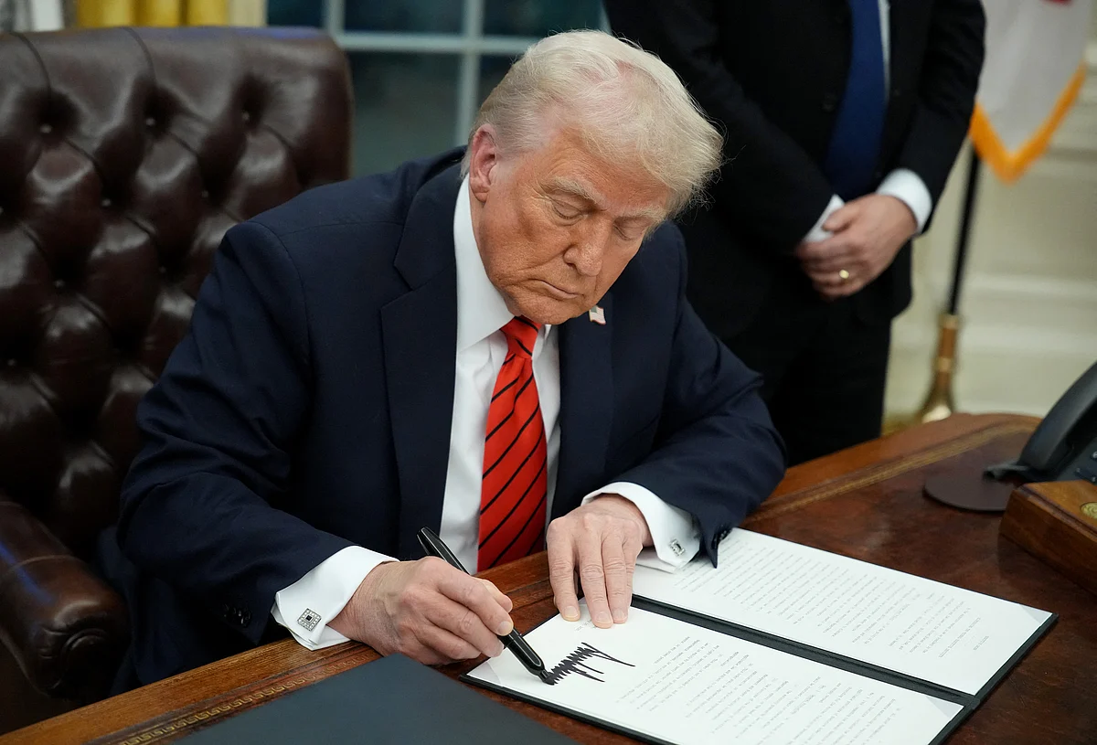 Trump, Bir Yıl İçinde İkinci Dünya Savaşı'ndan Bu Yana Rekor Olan ilk Döneminin Tamamından Daha Fazla Emir İmzaladı