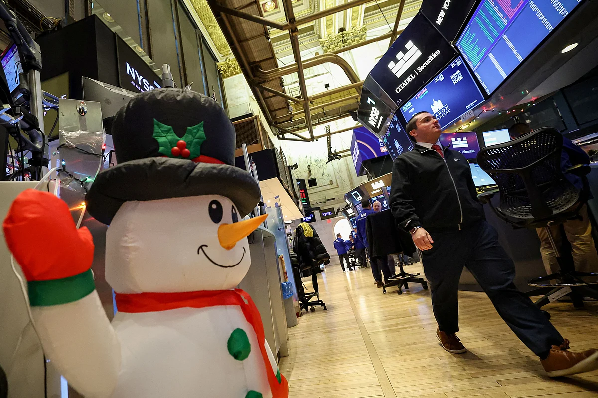 Wall Street Bankaları isteksizce Günün Her Saati Hisse Senedi Alım Satımına Hazırlanıyor 