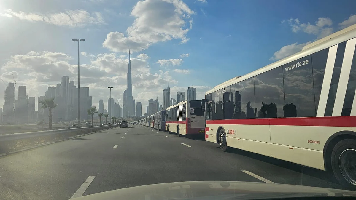 Yol Kapanışları Başlıyor, BAE 2026 Yılbaşı Gecesine Hazırlanırken Trafik Artıyor