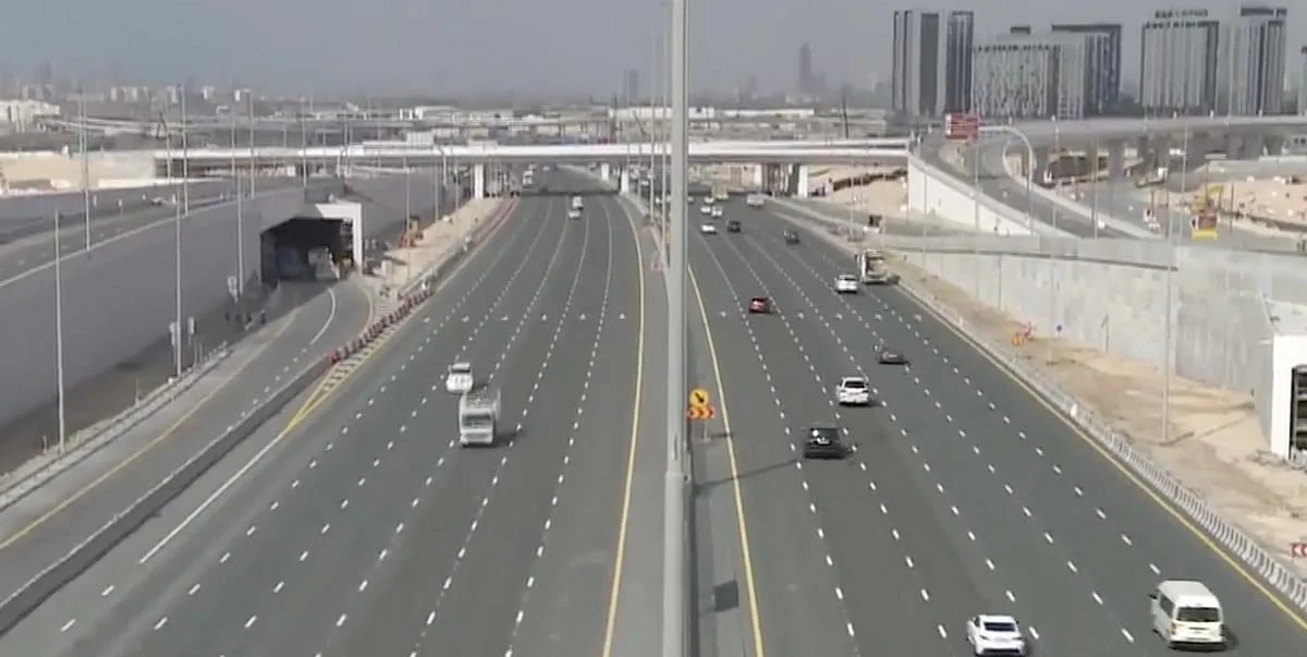 Sabahın Erken Saatlerinde Meydana Gelen Kaza, 311'de Abu Dabi'ye Giden Trafiği Geciktirdi