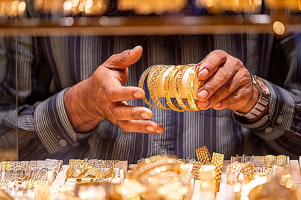 BAE: Dubai'de Altın Fiyatları İyi Kazançlar Elde Ettikten Sonra Kolaylaşıyor
