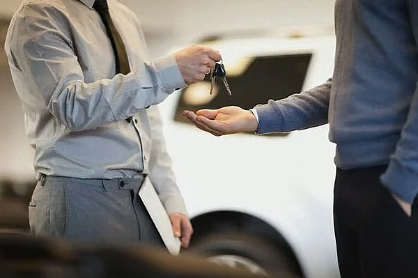 BAE Otomobil Satıcıları Ramazan Ayında Yeni Alıcılara 66.000 Dh'ye Kadar Avantaj ve Ücretsiz Sigorta Sunuyor