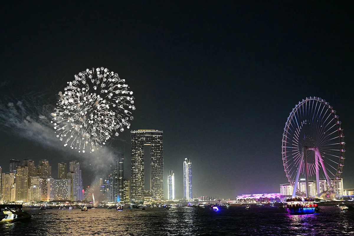 Dubai'nin Ramazan 2026 Takvimi: Havai Fişekler, İftar Sonrası Gökyüzünü Aydınlatacak Drone Şovları