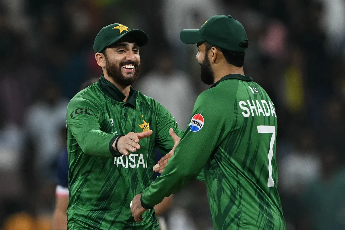 Farhan, İplikçiler Pakistan'ı T20 Dünya Kupası'nda Kolay ABD Galibiyetine Götürdü