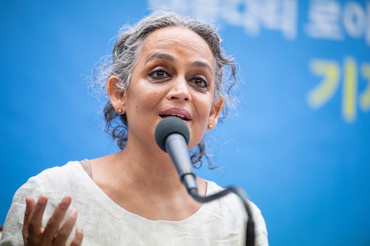Hintli Yazar Arundhati Roy, Gazze Sıradağları Nedeniyle Berlin Film Festivali'nden Çekildi