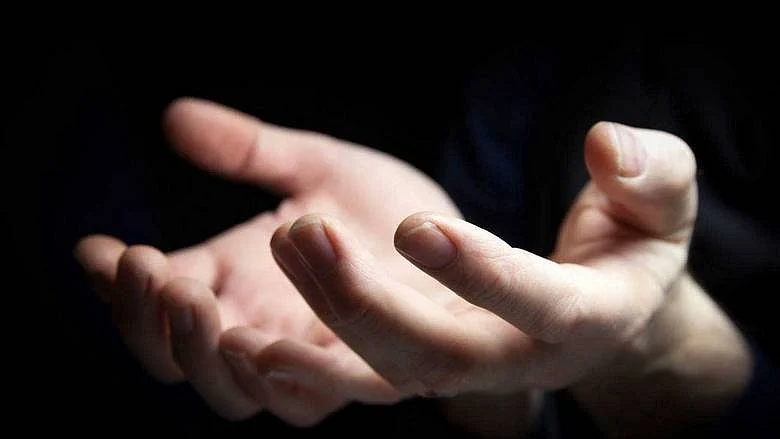 Sahte Yaralanmalar, 'Mahsur Kalan Aile': Dubai Polisi Ramazan Ayında Organize Dilencilik Konusunda Uyardı