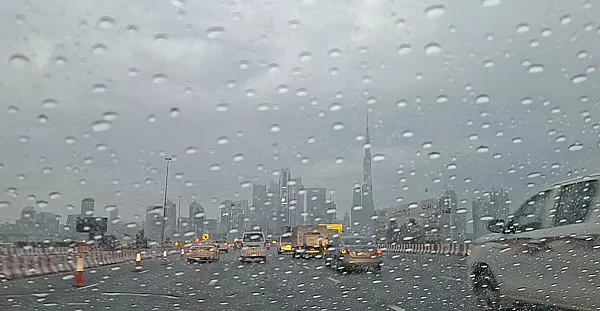 Yarın BAE Hava Durumu: Yağışlar Muhtemel; Abu Dabi Sıcaklıkları 31ºc'ye Yükselecek