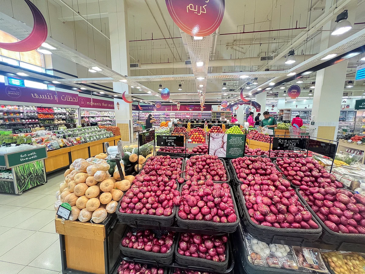 ABD-İsrail-İran Savaşının 7. Günü: Bazı Dubai Süpermarketleri Meyve ve Sebze Alımlarını Sınırlıyor