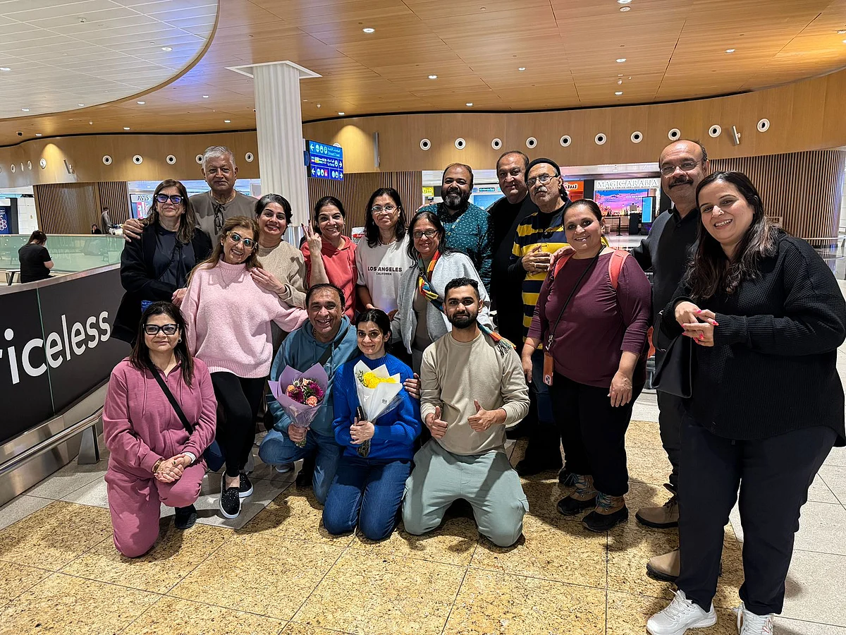 Rusya'da Mahsur Kalan BAE Sakinleri, Neredeyse Boş Bir Emirates Uçuşuyla Evlerine Dönüyor