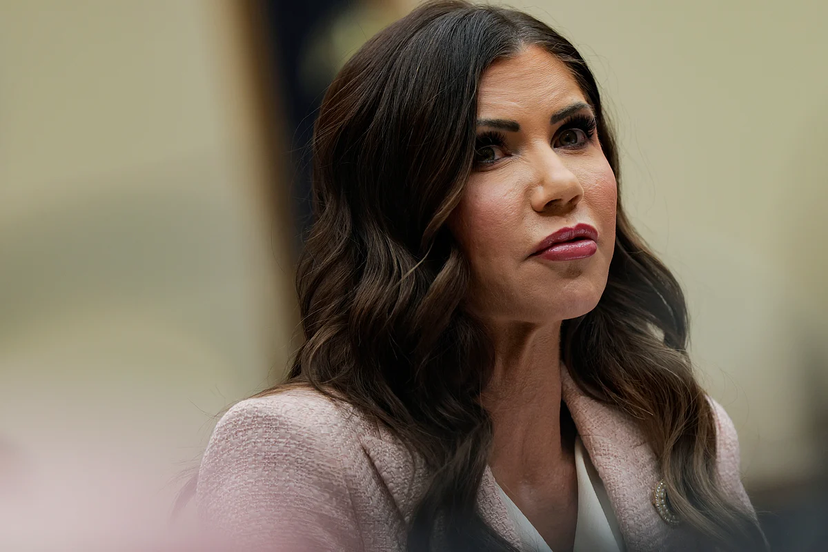 Trump, Kristi Noem'i ABD İç Güvenlik Şefi Olarak İlan Etti